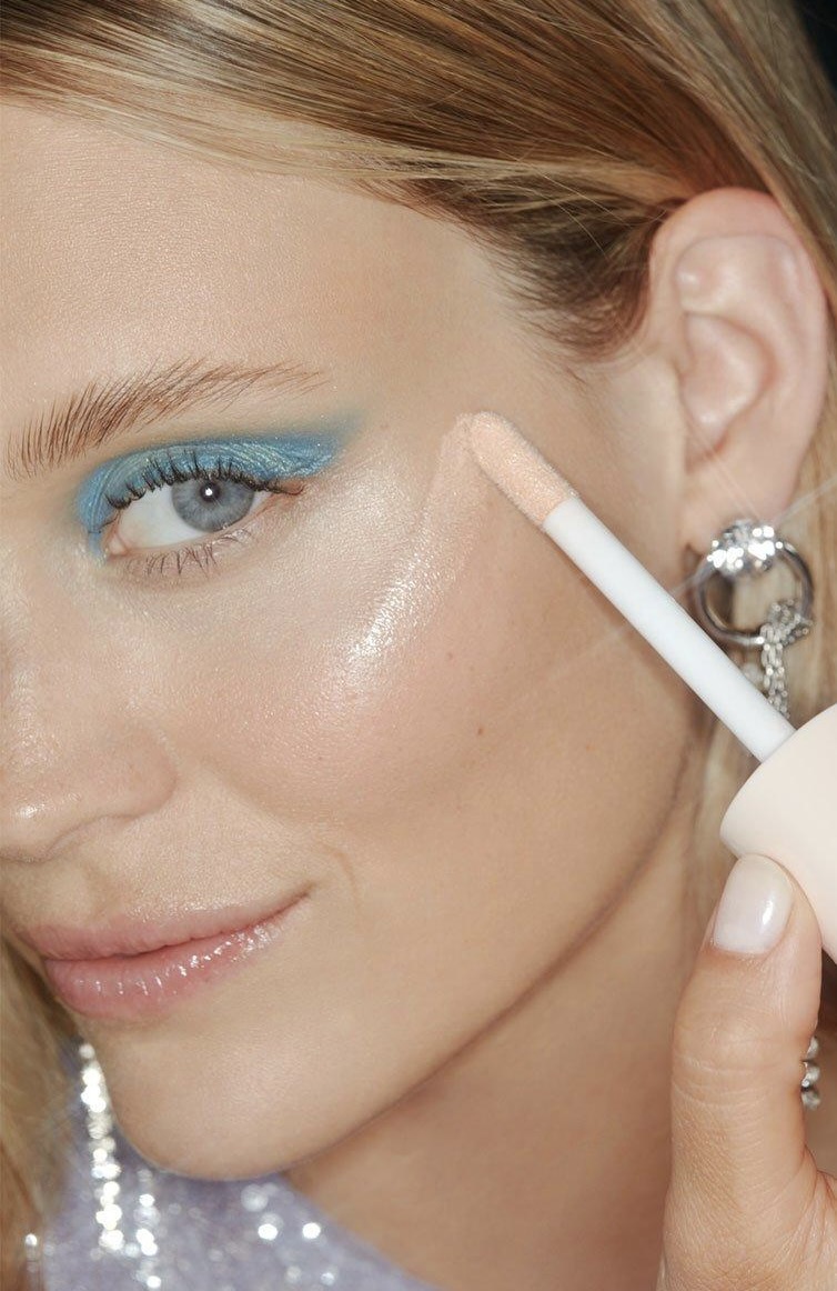 catrice-watch-me-glow-042-close-up-mobile-0723-01