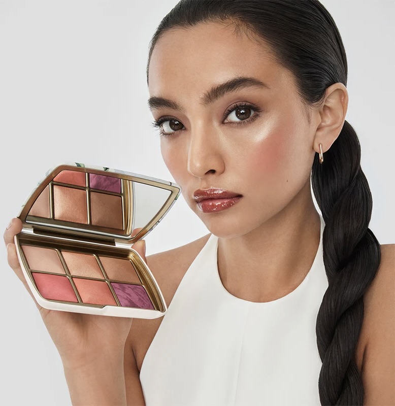 2000x2000-72dpi_HOL25_ModelProduct_Swan-Open